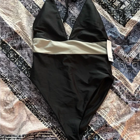 Lagoa Swimwear Black and Gray Women's One Piece Swimsuit NWT - Picture 4 of 7